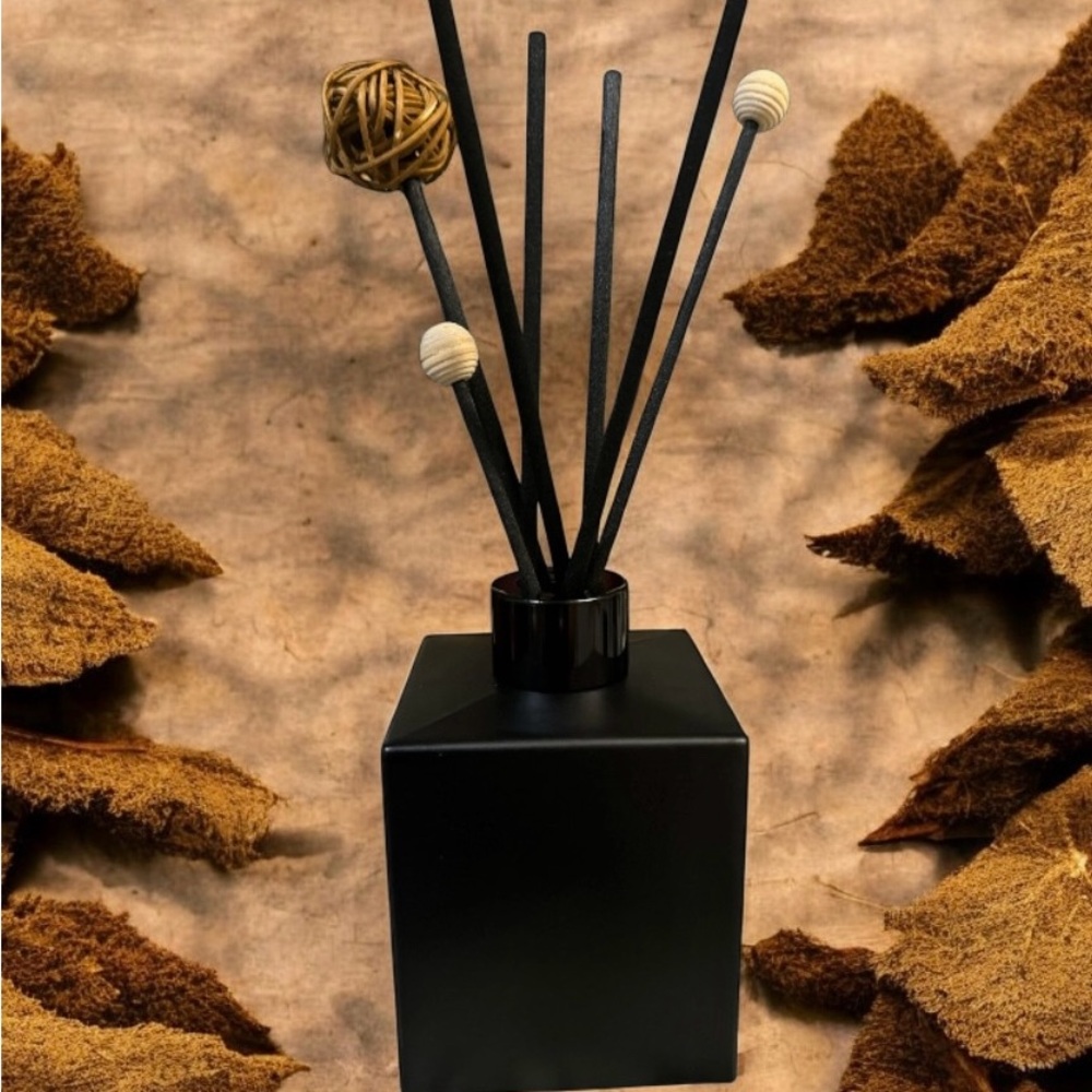 COGNAC & CUBAN, Elegant Black Reed Diffuser, SCENT UNLEASHED LLC